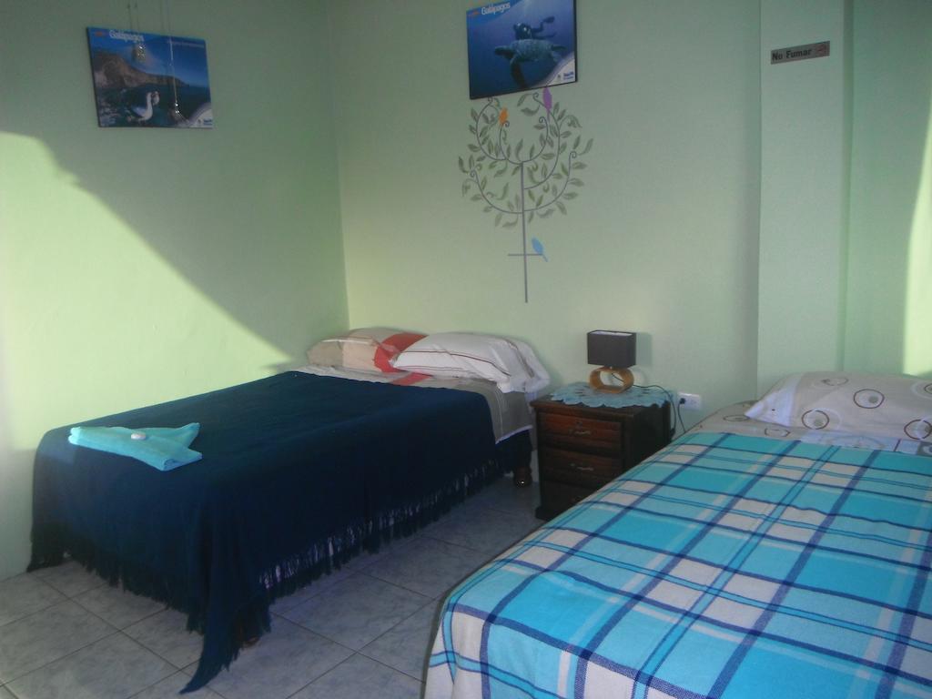 Casa De Celeste Puerto Baquerizo Moreno Bilik gambar
